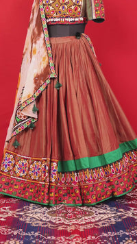 Gumar – Slub Silk Heritage Flare Lehenga